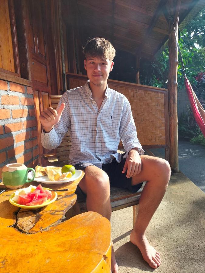 Friendly Homestay Lemukih Singaraja Dış mekan fotoğraf